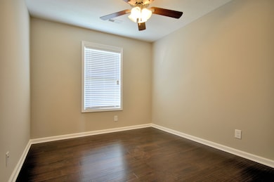 117 Melbourne Dr unit E, Clarksville, TN 37043 - photo 7