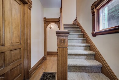 140 Campbell front hall