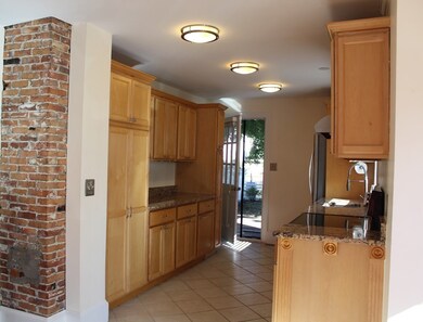 47 Bromfield St unit A, Newburyport, MA 01950 - photo 3