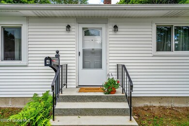 8-web-or-mls-4-holland-ln