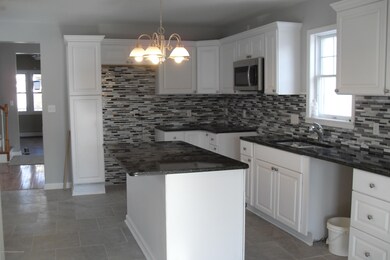 1219 Rundle St, Scranton, PA 18504 - photo 2