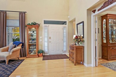 2 story entry with hardwood floors