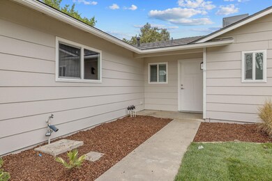 4024 W Howard Ave, Visalia, CA 93277 - photo 4
