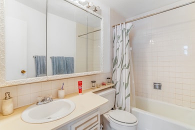 Granville Beach Condominiums unit 1804, Chicago, IL 60660 - photo 6