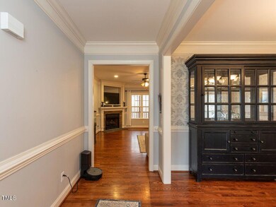 003-1280x960-foyer-entry