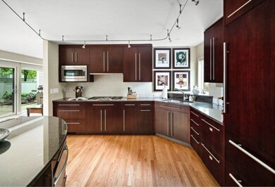 64 Grozier Rd unit 64, Cambridge, MA 02138 - photo 6