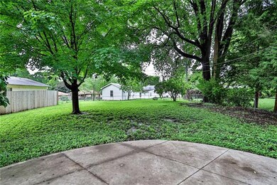1516 W Sheley Rd, Independence, MO 64052 - photo 4