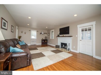 209 Hazel Ave, Folsom, PA 19033 - photo 4