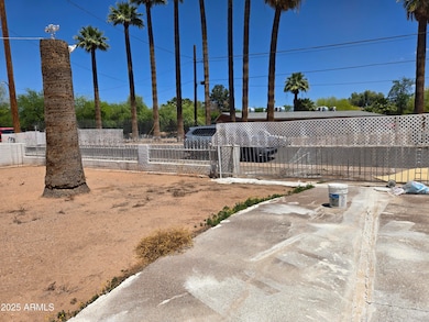 2202 N 26th Place, Phoenix, AZ 85008 - photo 4