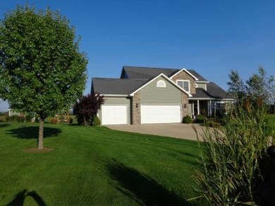 View of front & side yard