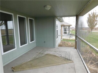 525 Neptune Dr, Raymore, MO 64083 - photo 5