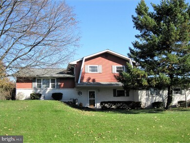 45 Oak Ln, Orwigsburg, PA 17961 - photo 2