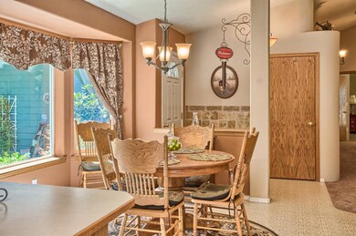 190 N Adeline Way, Merlin, OR 97532 - photo 4