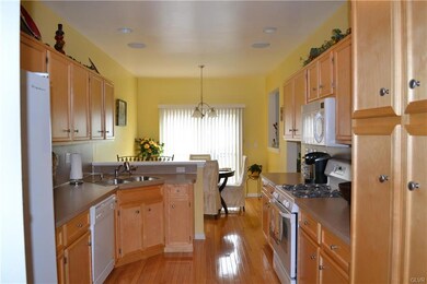 8 Cobblestone Dr, Easton, PA 18045 - photo 4