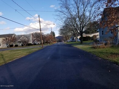 313 Collins St, Stroudsburg, PA 18360 - photo 3