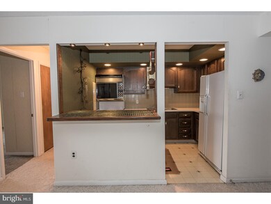 10512 Valley Forge Cir, King of Prussia, PA 19406 - photo 5