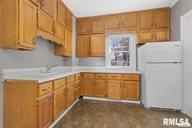 2211 Farnam St, Davenport, IA 52803 - photo 7