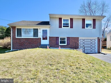 1102 Brookwood Ln, Secane, PA 19018 - photo 2