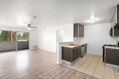 7254 Vassar Ave unit 308, Canoga Park, CA 91303 - photo 2