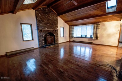 1029 Red Hawk Dr, Lake Ariel, PA 18436 - photo 3