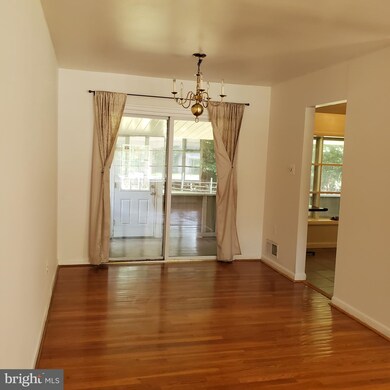 4204 Landgreen St, Rockville, MD 20853 - photo 3