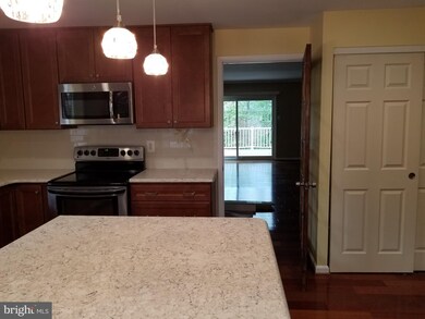 11810 New Country Ln, Columbia, MD 21044 - photo 5