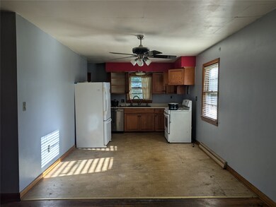 Kitchen/Dining Area