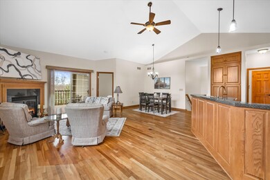 285 Cardinal Ridge Dr unit 285, Pewaukee, WI 53072 - photo 6