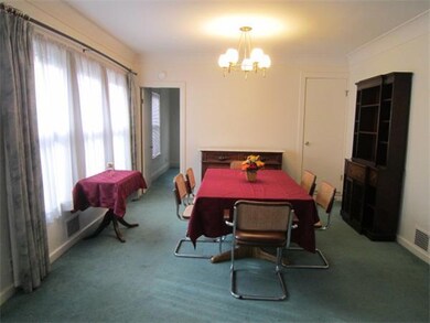 136 Washington Rd unit 1st flr, Springfield, MA 01108 - photo 3