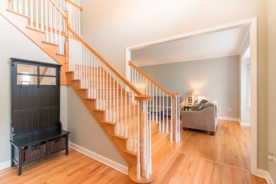 Oak Stair Case Double Tray Ceiling