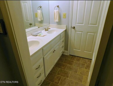 fully-furnished-with-lots-of-amenities-u