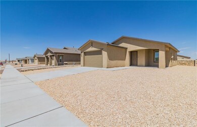 724 Nuevo Desierto Dr, Horizon City, TX 79928 - photo 2