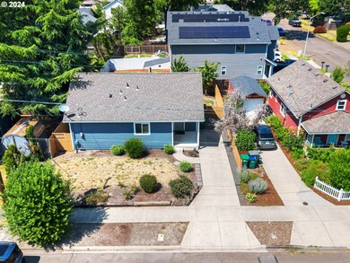 1213 E 9th St, Newberg, OR 97132 - photo 3