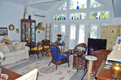 325 Peacon Living Room