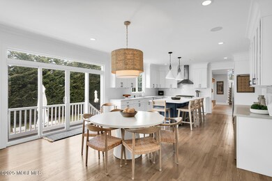 Alt. view of Eat in Kitchen