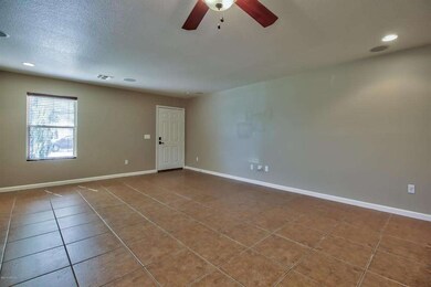 Living_Room_2.jpg