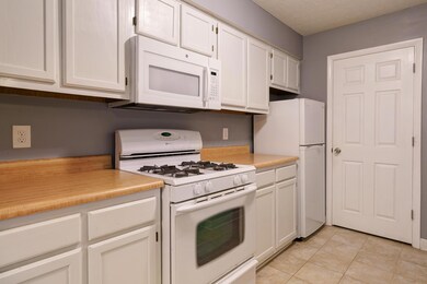 2265 Hedgerow Unit C