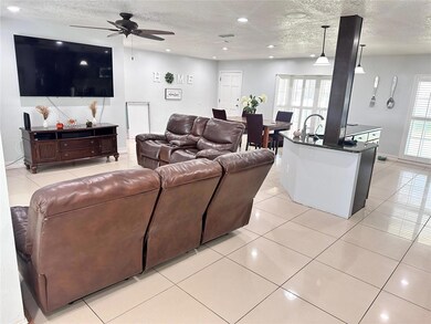 7006 Shenandoah Ct, Tampa, FL 33615 - photo 6