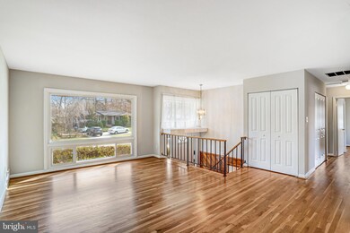 4304 San Carlos Dr, Fairfax, VA 22030 - photo 5