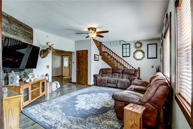 318 E Washington St, Augusta, WI 54722 - photo 2