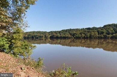 1001 Crest Ln, McLean, VA 22101 - photo 2