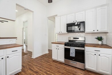 3515 Winnie St unit B, Galveston, TX 77550 - photo 7