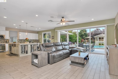 833 Marjoram Dr, Brentwood, CA 94513 - photo 6