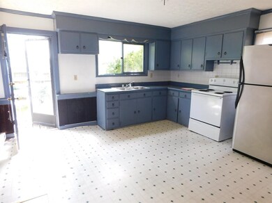 425 N Main St, Harrodsburg, KY 40330 - photo 2