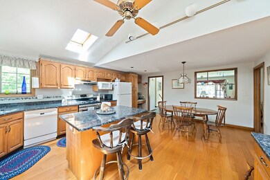 264 Brook Cir, Hanover, MA 02339 - photo 4
