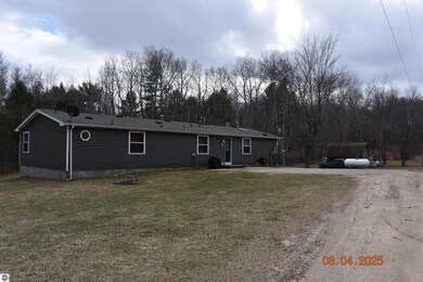4273 Chaplow Ln, West Branch, MI 48661 - photo 2