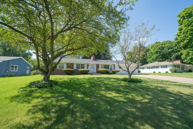3329_Meadow_Croft_Ave_03