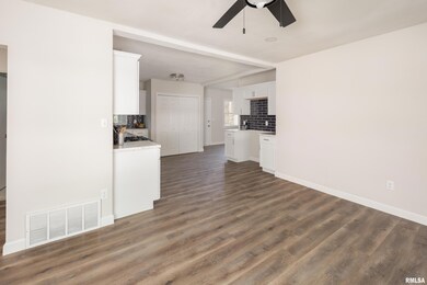 1480 W 29th St, Davenport, IA 52804 - photo 7