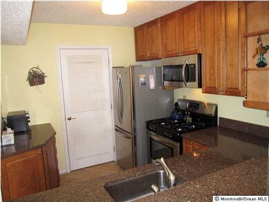 20 Dover Ct, Tinton Falls, NJ 07712 - photo 4