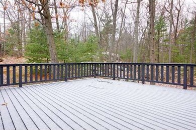 18 Sparhawk Dr, Burlington, MA 01803 - photo 2